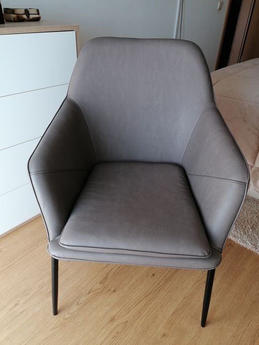 Cadeira de quarto  em polipele, cor Castanho