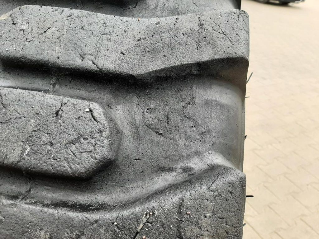Opona używana przemysłowa 15.5-25 15.5R25 MRL MG2 419; 800zł W4429