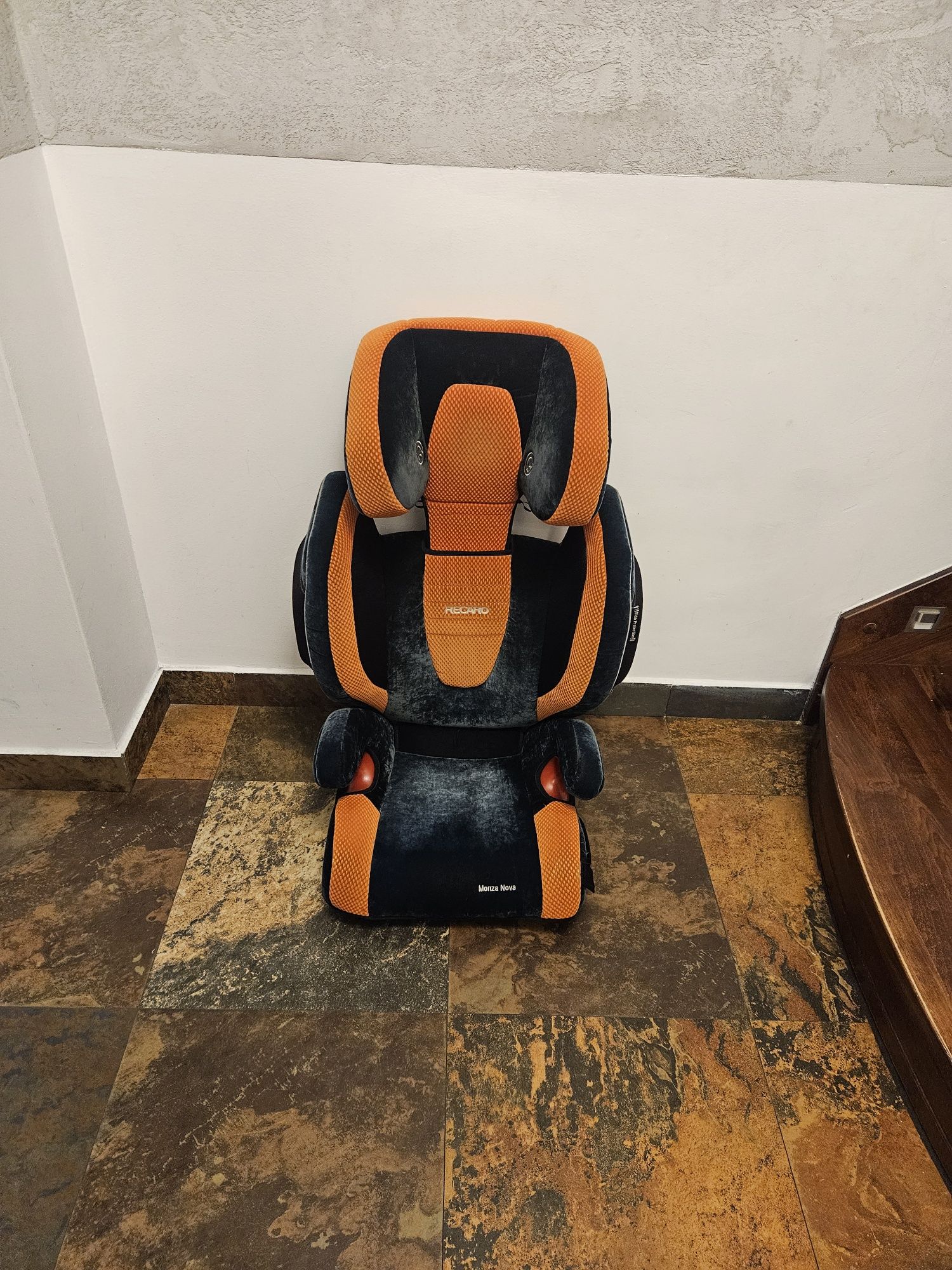 Fotelik dziecięcy 15-36 Recaro Monza Nova
