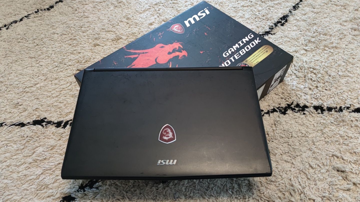 Portátil gaming MSi MS-16JB