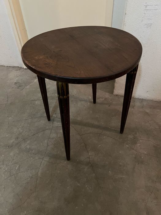 Meda de apoio de sala