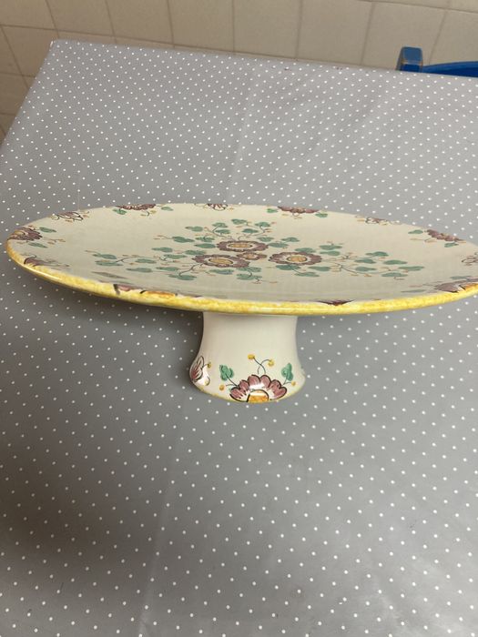 Loiça > Base para bolos pintada à mão (Loja de artesanato alentejano)