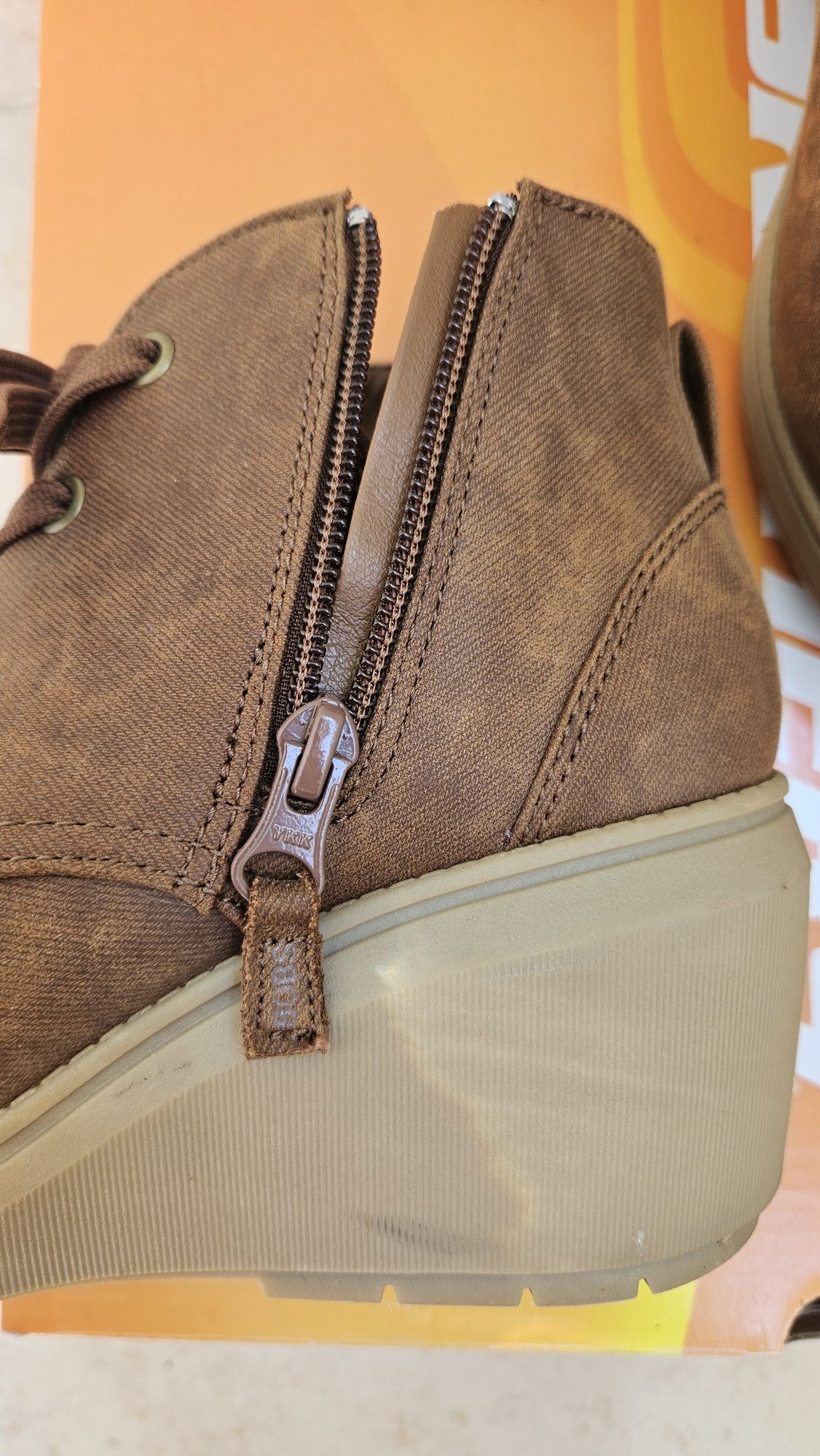 Botins Skechers castanhos 38