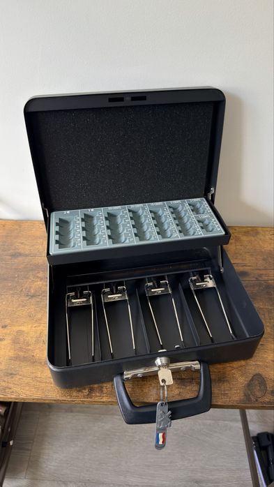 Maleta cofre dinheiro