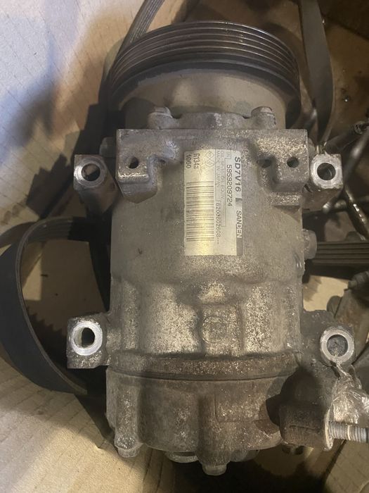 Блок управление Двигателем  Дачия Логан 1.6 ЕБУ Dacia Logan Балка Шрот