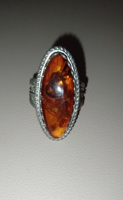 Кольцо с янтарем
