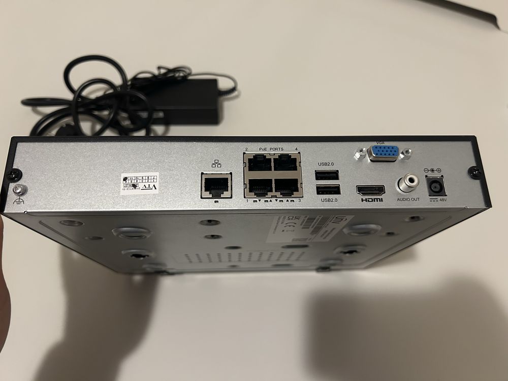 Rejestrator sieciowy UNV 4-kanałowy NVR301-04S3-P4 UNIVIEW