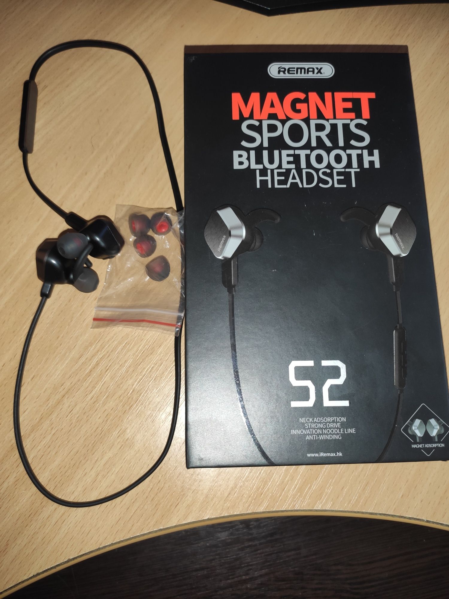 Навушники Remax Magnet Sports Bluetooth headset