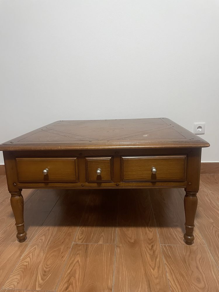 Estante e mesa para sala de estar