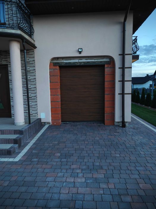 Brama segmentowa w zestawie z napędem