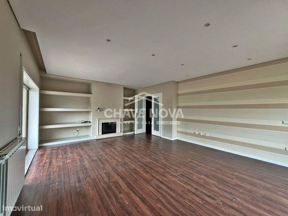 Apartamento T3 em Canelas c/ Garagem Box