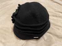 Urocza elegancka czapka Monnari