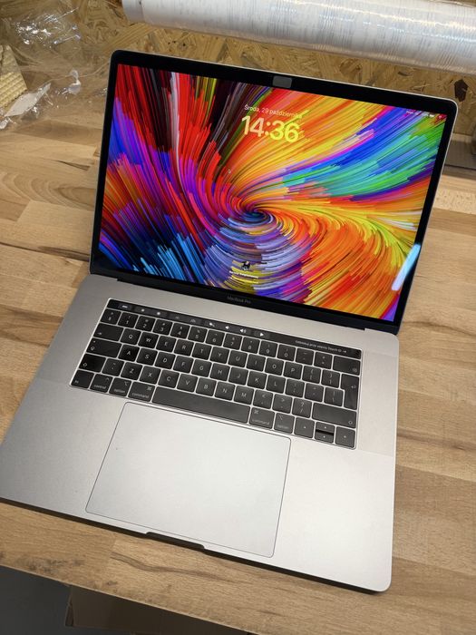 MacBook Pro 15,4” (2019) - i9 / 16GB RAM/ 512GB SSD