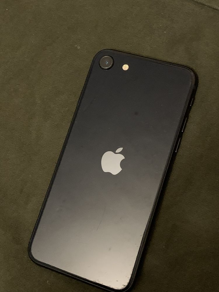 Apple iPhone SE 2022 стан гарний icloud