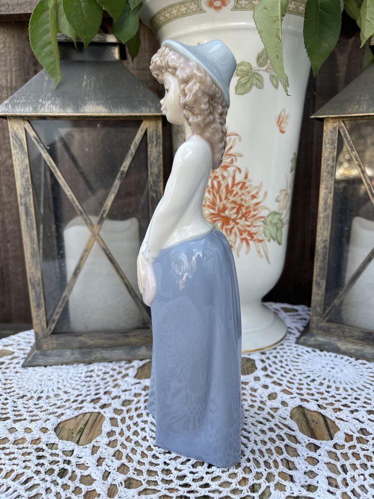 Фигурка статуэтка фарфоровая NAO by Lladro