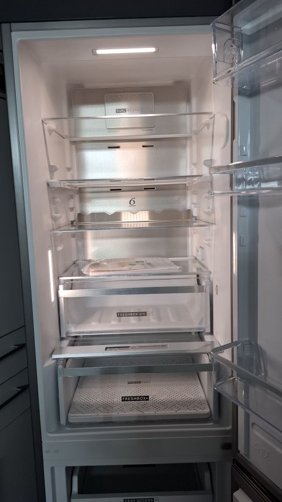 Frigorífico combinado Whirlpool ⁸