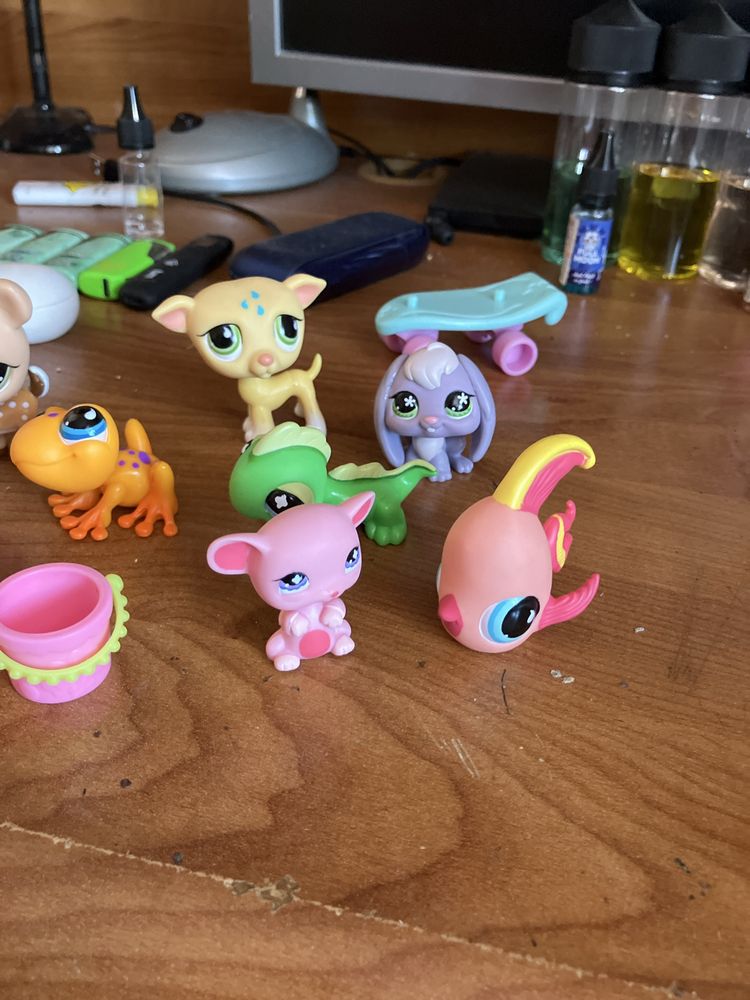 Zestaw figurek Littlest PetShop Sportiest 10 figurek stan idealny