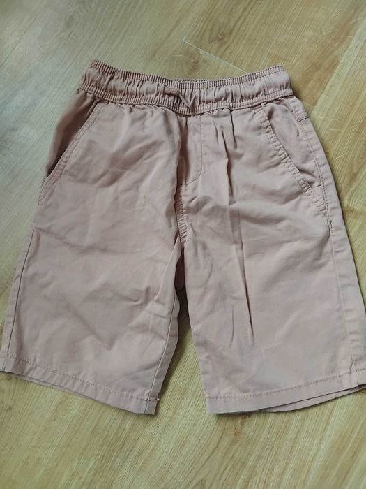 Krotkie spodenki r.122 reserwed