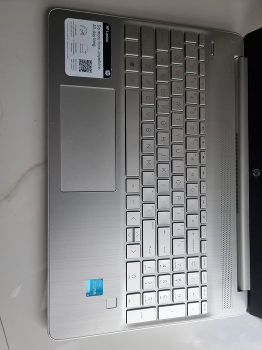 HP  / Core i3-1125G4  / RAM 8gb / FHD