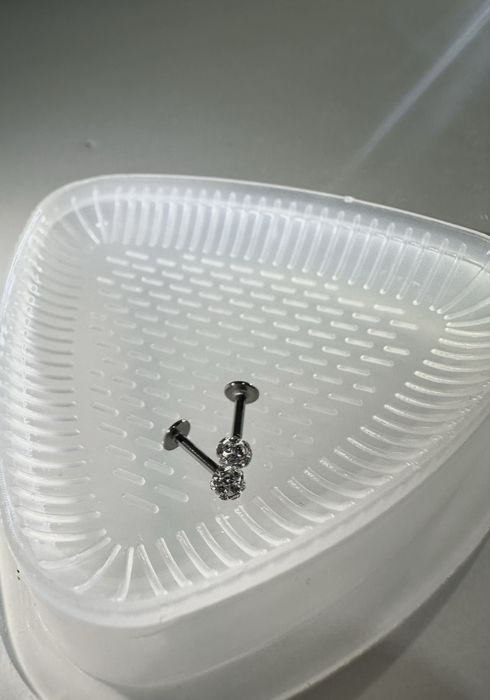 Пірсинг лабрет з медичної сталі пірсинг в хрящ