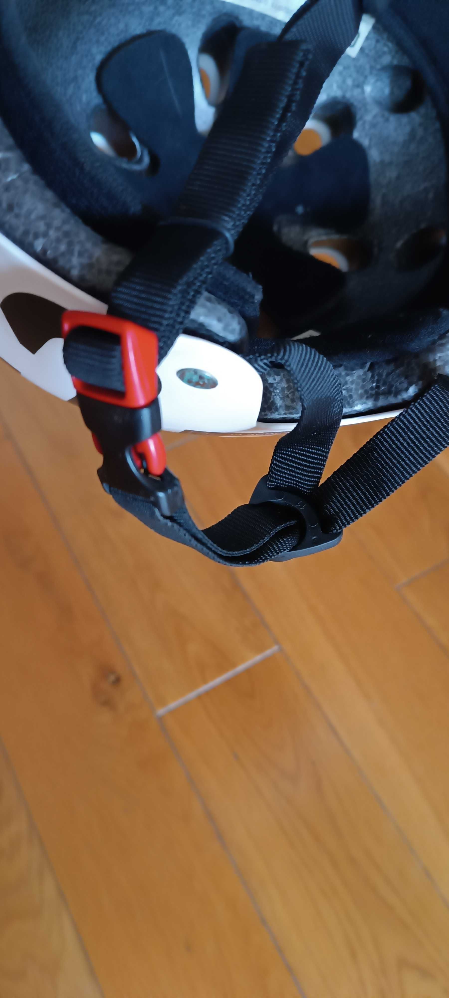 Kask rowerowy dziecięcy.