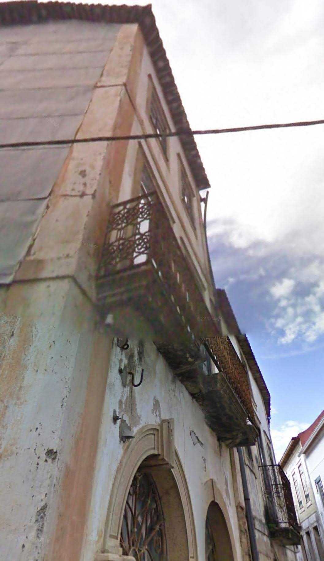 Moradia independente à venda
