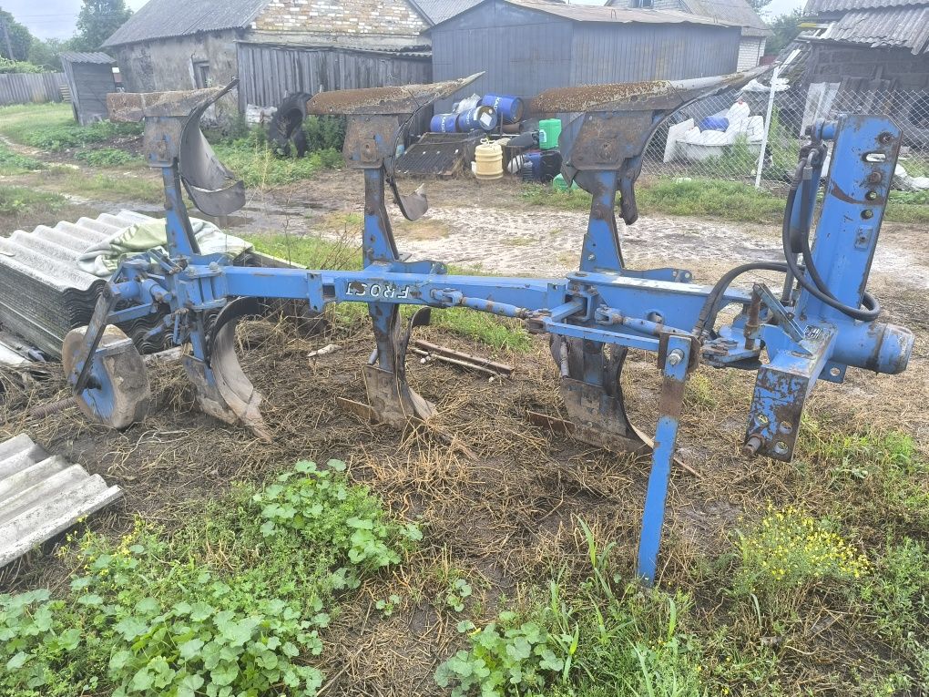 Продам плуг оборотний