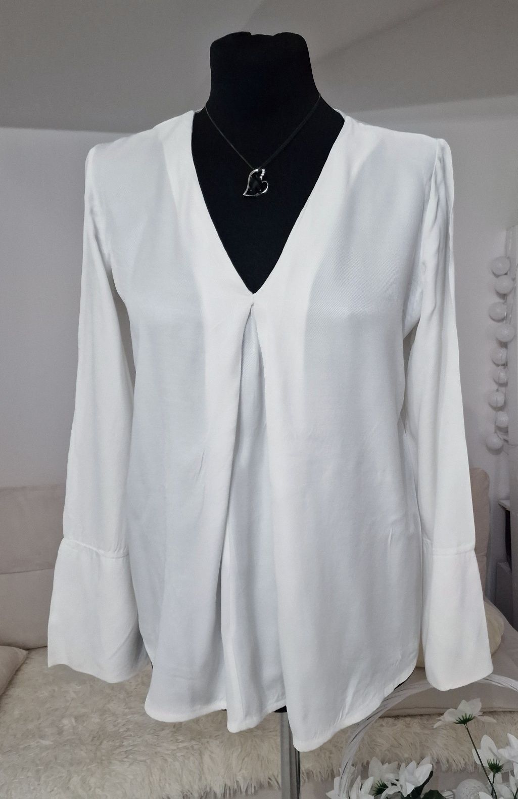 Bluzka biala "Massimo Dutti".