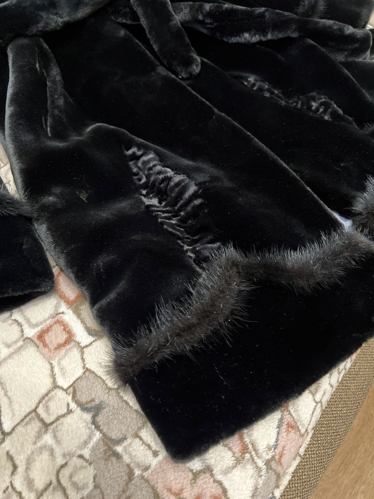 Шуба з штучного хутра з вставками норки
