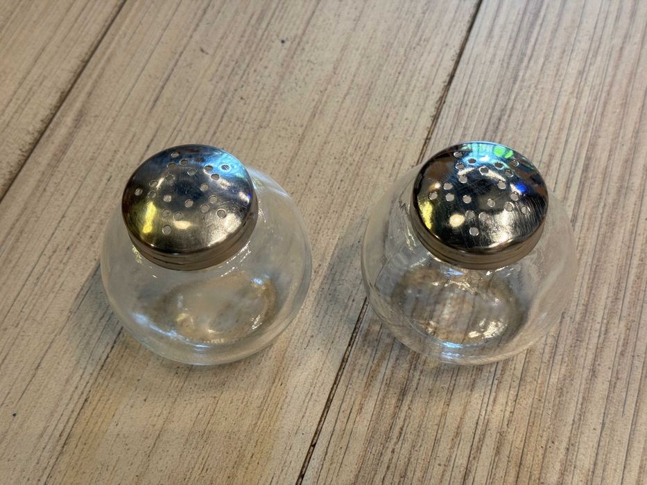 Saleiro / pimenteiro em vidro