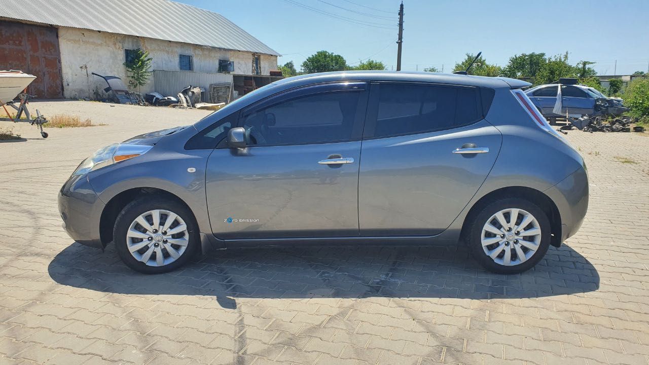 Nissan Leaf  2015