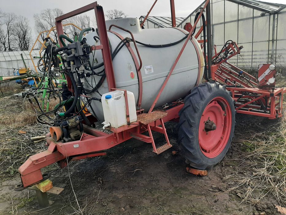 opryskiwacz 18 mb z sterownikiem sekcji