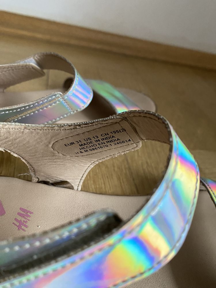 Sandały H&M holograficzne r. 31