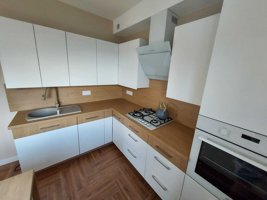 Meble na wymiar - kuchnie, szafy, lakierowanie, wizualizacje 3D