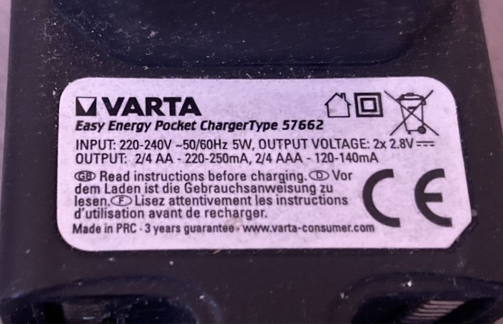 Зарядное устройство Varta 57662 для АА, ААА