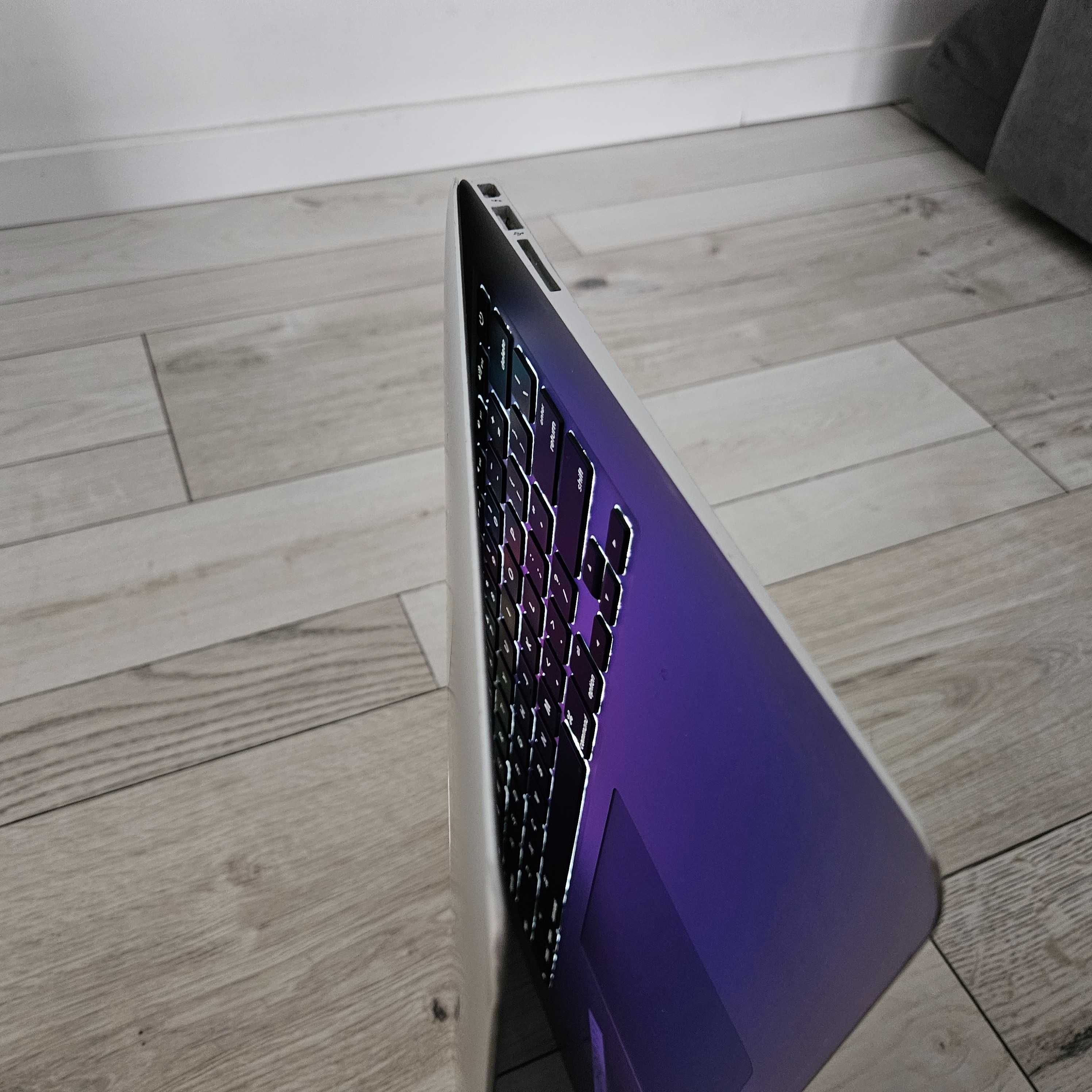 Apple Macbook 2017 core i5