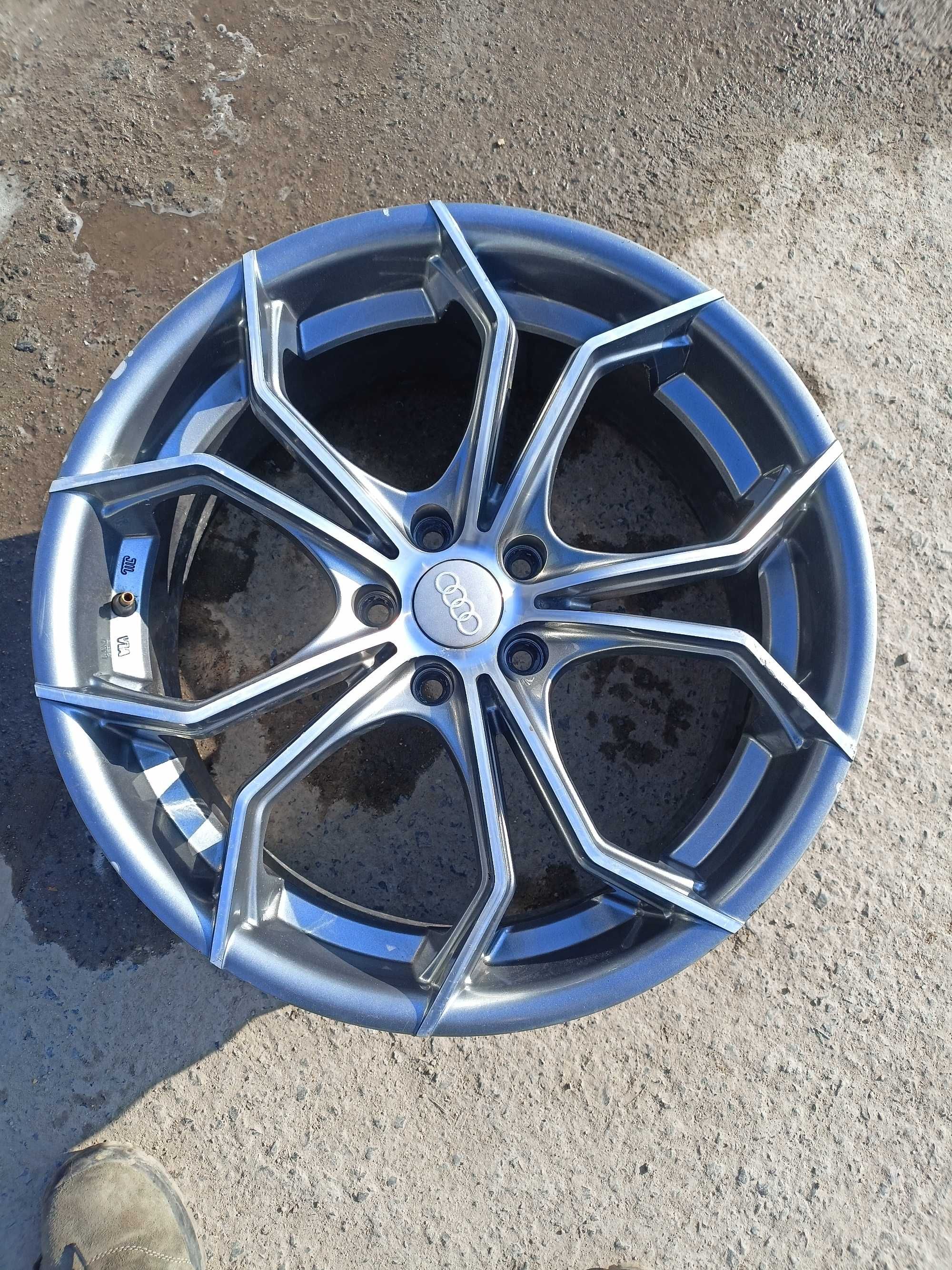 Felga Aluminiowa VIA AUDI 19x8.5J PROSTA 5x112
