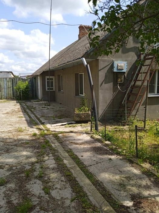 S_Продаж житлового будинку поруч з містом. Присутні усі  комунікації