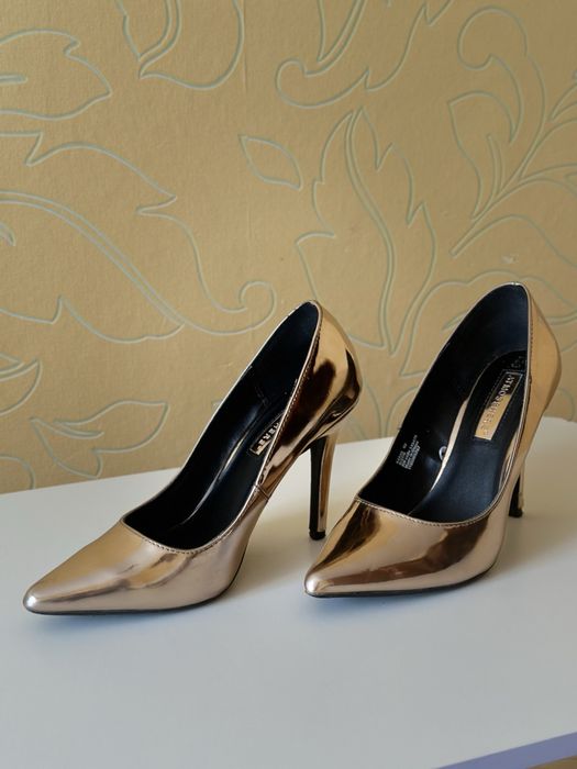 Туфлі жіночі на шпильці