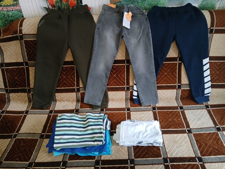 Терміново Дешево Продам пакет одягу на зріст 116-122,  ціна за все.