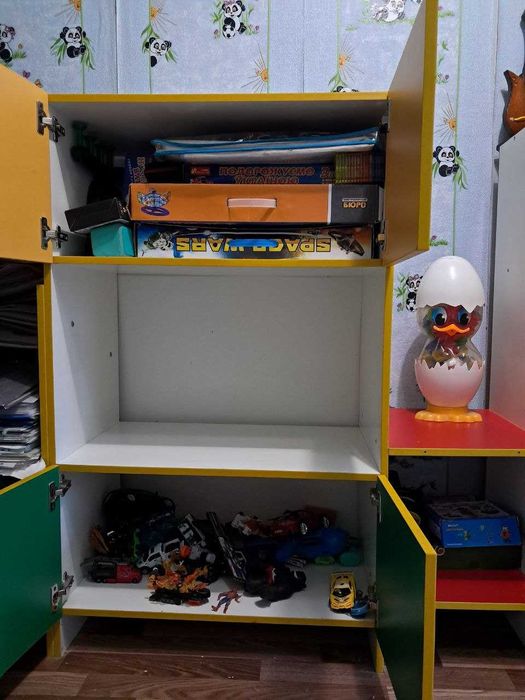 Дитячі меблі для дитини вдома або садочку (3 шафи)