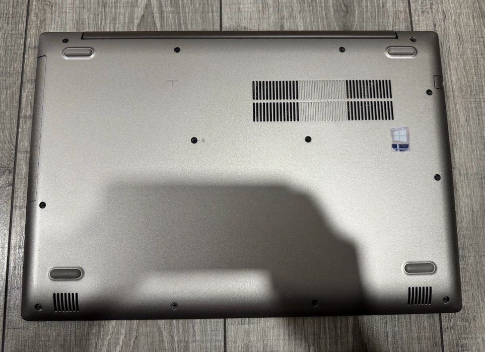 Ігровий ноутбук. nVidia MX130 2Gb, i5 7200u, 8Gb DDR4, SSD240Gb.