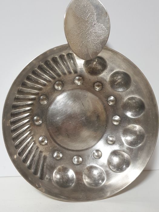 Rara, enorme 20 cm, antiga taça tastvin WMF em casquinha