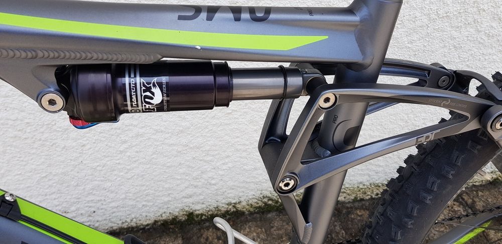 Bicicleta profissional CUBE AMS HPA Pro