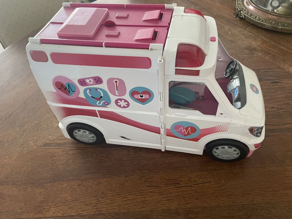 Carro ambulância Barbie