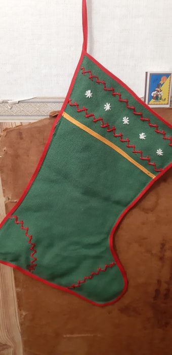 Різдвяний чобіток під ялинку.