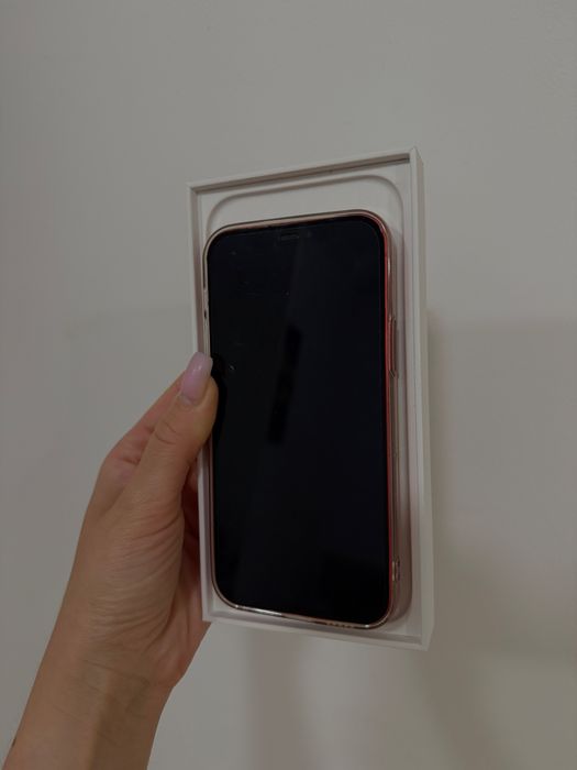 Iphone 12  w dobrym stanie