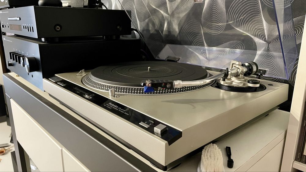 Gramofon Technics SL-1700 MK2