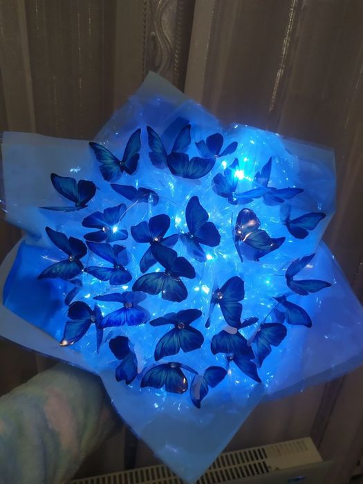 Букети з метеликами подарунок для вашої коханої, для вчителя, мами