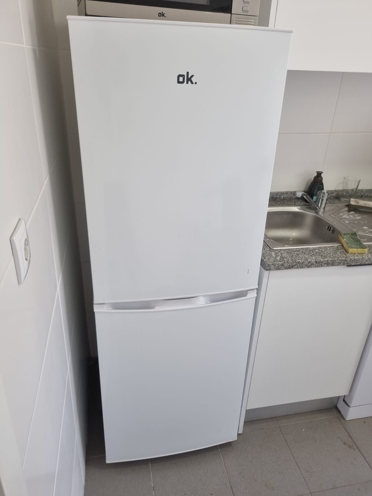 Frigorífico Combinado OK 186L